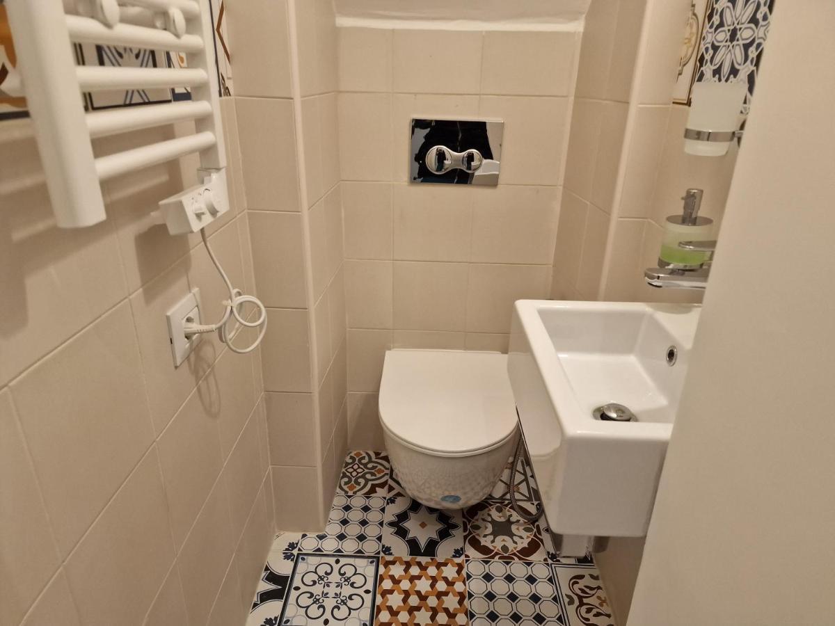 Case Di Paola Via Melo Appartamenti Bari Bagian luar foto