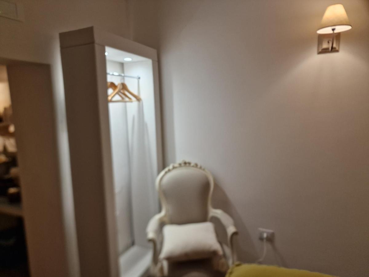 Case Di Paola Via Melo Appartamenti Bari Bagian luar foto