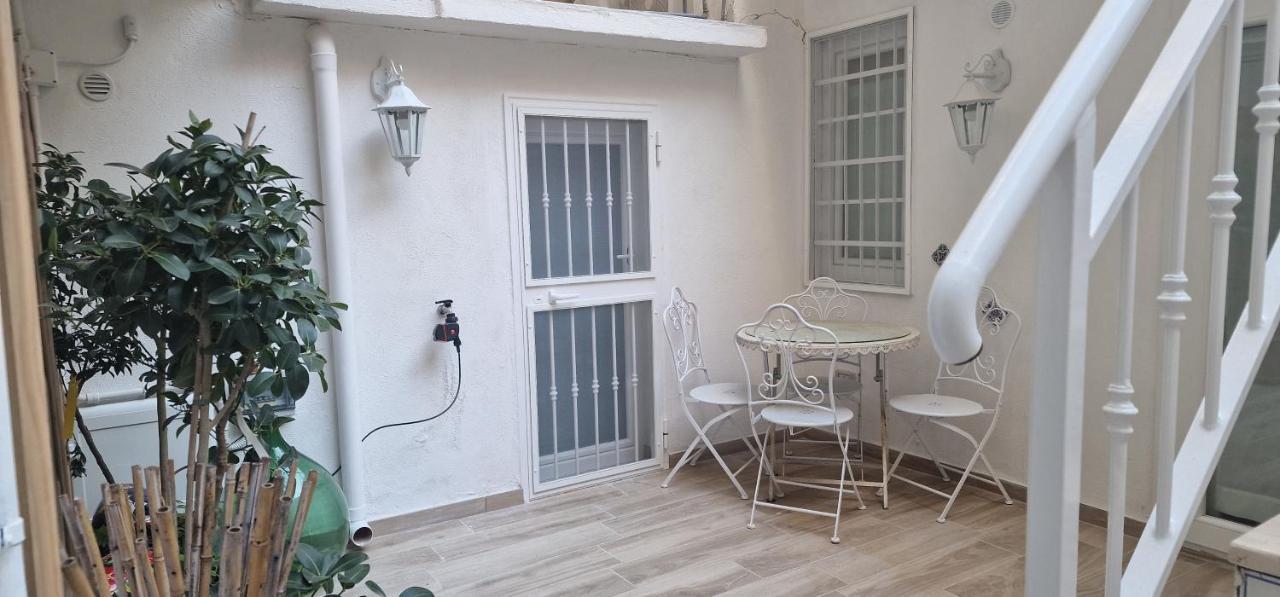 Case Di Paola Via Melo Appartamenti Bari Bagian luar foto